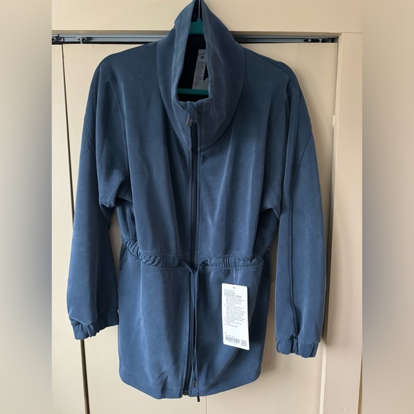 lululemon athletica Jackets & Blazers - Lululemon softstreme cinch-waist jacket true navy blue size 6 NWT
